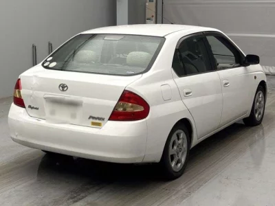 Toyota Prius  с аукциона в Японии