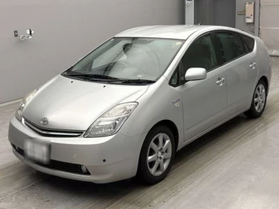 Toyota Prius  с аукциона в Японии