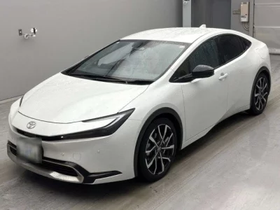 Toyota PRIUS PHV  с аукциона в Японии