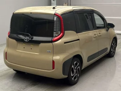 Toyota Sienta