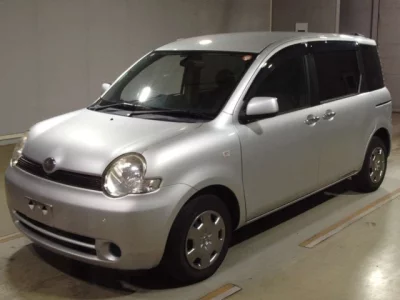 Toyota SIENTA  с аукциона в Японии