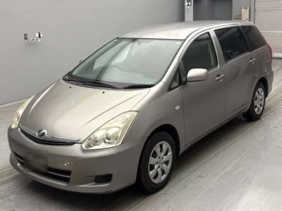 Toyota WISH  с аукциона в Японии