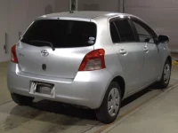 Toyota VITZ лот № 7043 оценка 3.5  с аукциона в Японии 1