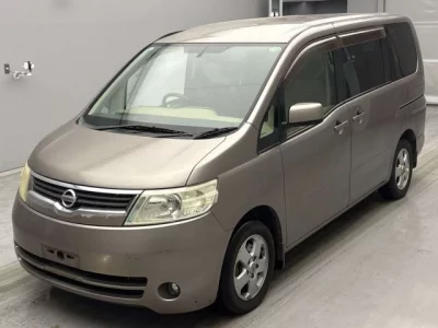 Nissan SERENA  с аукциона в Японии