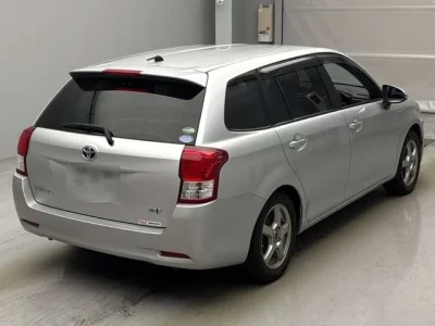 Toyota COROLLA FIELDER  с аукциона в Японии