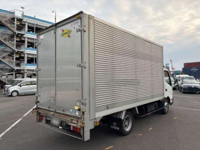 Toyota DYNA  с аукциона в Японии