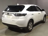 Toyota HARRIER лот № 302 оценка 3.5  с аукциона в Японии 1