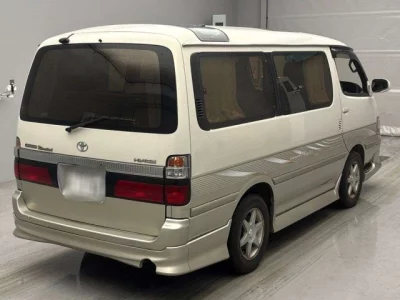 Toyota HIACE  с аукциона в Японии