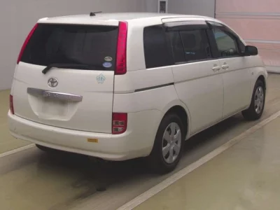 Toyota ISIS  с аукциона в Японии