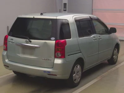 Toyota RAUM  с аукциона в Японии