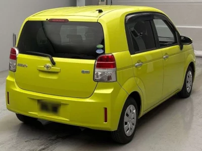 Toyota SPADE  с аукциона в Японии