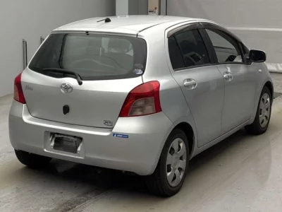 Toyota VITZ  с аукциона в Японии