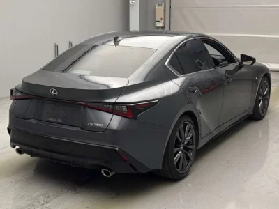 Lexus IS
