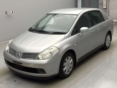 Nissan TIIDA LATIO  с аукциона в Японии