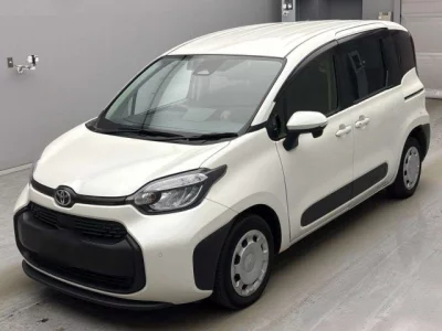 Toyota SIENTA  с аукциона в Японии