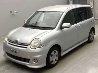 Toyota SIENTA  с аукциона в Японии