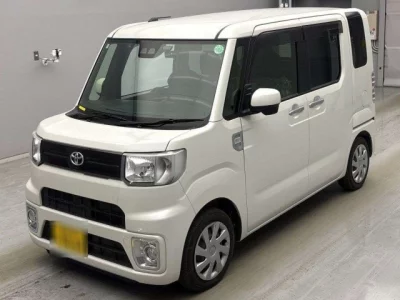 Toyota Pixis Mega