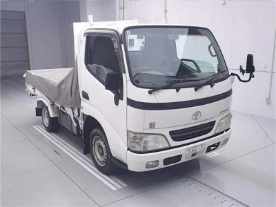 Toyota DYNA  с аукциона в Японии