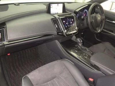 Toyota CROWN  с аукциона в Японии