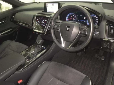 Toyota CROWN  с аукциона в Японии