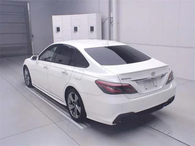 Toyota CROWN  с аукциона в Японии