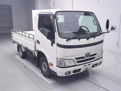 Toyota DYNA  с аукциона в Японии