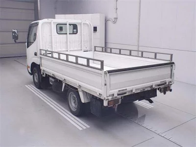 Toyota DYNA  с аукциона в Японии