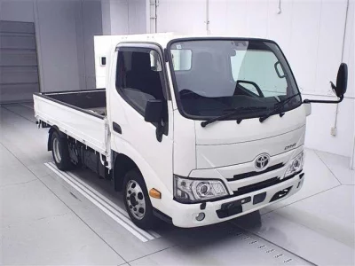 Toyota DYNA  с аукциона в Японии