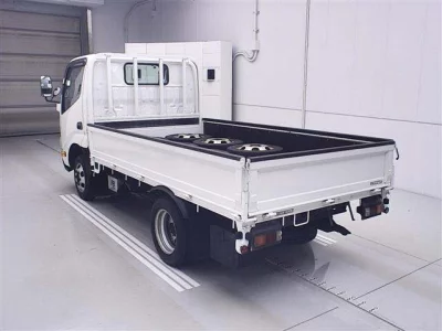 Toyota DYNA  с аукциона в Японии