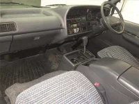 Toyota HIACE VAN лот № 60030 оценка R  с аукциона в Японии 3