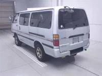 Toyota HIACE VAN лот № 60030 оценка R  с аукциона в Японии 1