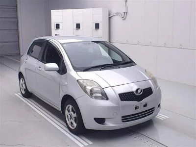 Toyota VITZ  с аукциона в Японии