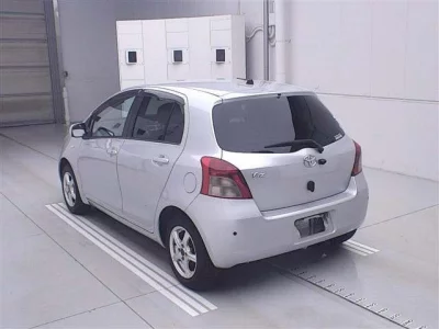 Toyota VITZ  с аукциона в Японии