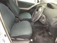 Toyota VITZ лот № 70212 оценка R  с аукциона в Японии 4