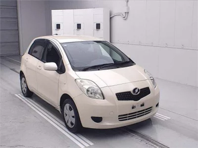 Toyota VITZ  с аукциона в Японии