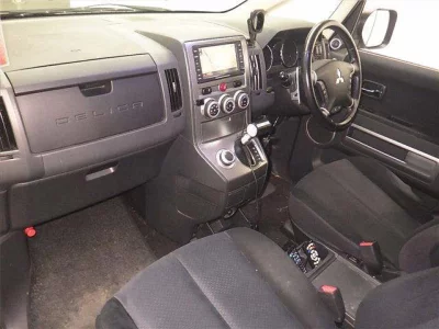 Mitsubishi DELICA D5