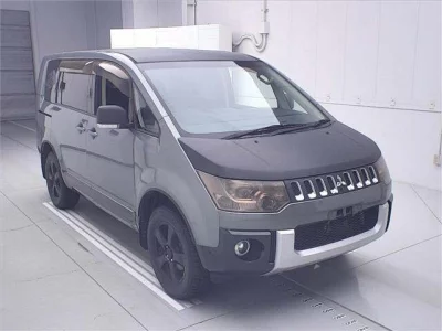 Mitsubishi DELICA D5