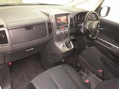 Mitsubishi DELICA D5