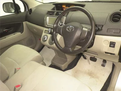 Toyota PASSO SETTE