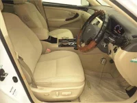 Toyota CROWN лот № 70328 оценка 3.5  с аукциона в Японии 4