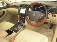 Toyota CROWN лот № 70328 оценка 3.5  с аукциона в Японии 2