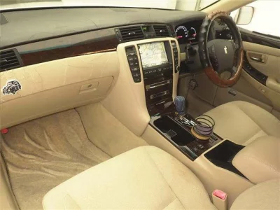 Toyota CROWN  с аукциона в Японии