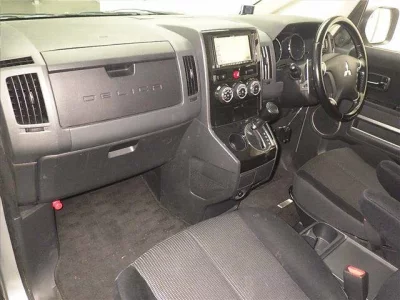 Mitsubishi DELICA D5  с аукциона в Японии