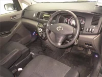 Toyota ISIS лот № 10055 оценка R  с аукциона в Японии 2