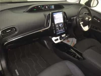 Toyota PRIUS PHV лот № 60315 оценка 3.5  с аукциона в Японии 3