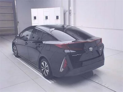 Toyota PRIUS PHV  с аукциона в Японии