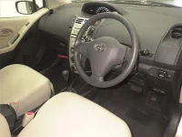 Toyota VITZ лот № 70362 оценка 3.5  с аукциона в Японии 2