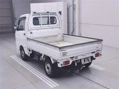 Nissan NT100 Clipper