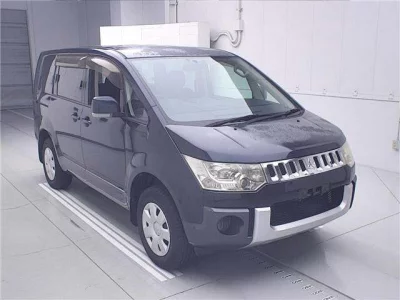 Mitsubishi DELICA D5