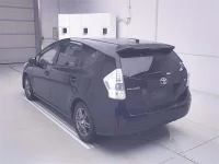 Toyota PRIUS ALPHA лот № 70429 оценка 3  с аукциона в Японии 1